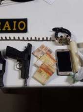 Três pessoas são presas e armas e drogas são apreendidas em ação do BPRaio na AIS 11
