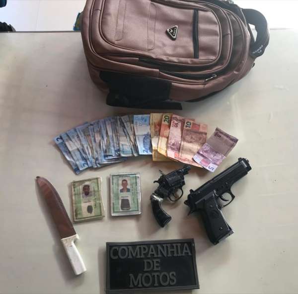 CPRaio da PMCE captura sete suspeitos de roubo e apreendem simulacros e recuperam um carro roubado