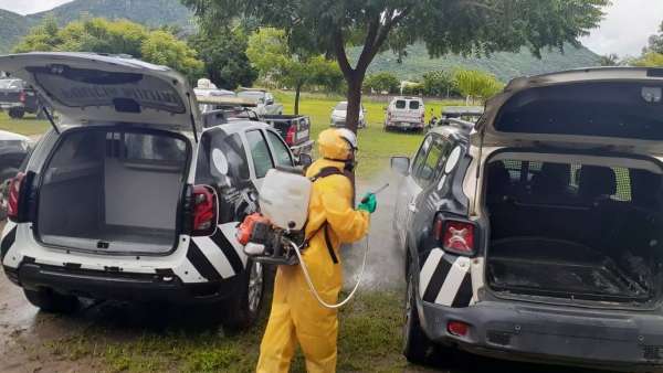 PMCE utiliza a Cavalaria no trabalho de fiscalização das medidas sanitárias  de combate à Covid-19 - Governo do Estado do Ceará