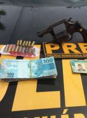 PMCE prende homem por porte ilegal de arma de fogo durante fiscalização na CE-375