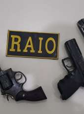 Suspeito é abordado, narra fato estranho à equipe da PMCE e acaba preso com duas armas de fogo
