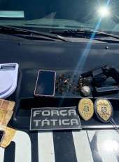 Ação da PMCE resulta na captura de dois suspeitos com arma, munições e droga em Caucaia-CE