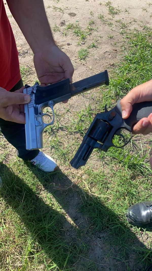 Pistola calibre 380 e 19 munições intactas são apreendidas na