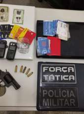Composições do 11º BPM da PMCE prendem uma suspeita armada e outra por falsidade ideológica em Itapipoca-CE