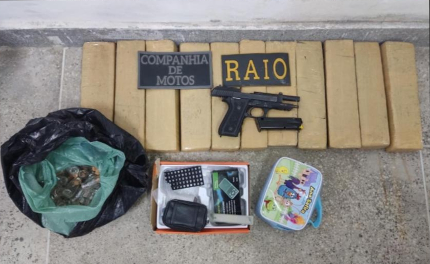 Força Tática da PMCE apreende drogas no Canindezinho em Fortaleza