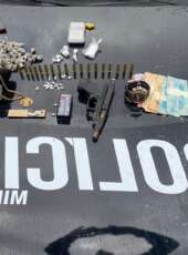 Trio é detido pela PMCE em posse de armas e drogas em Caucaia