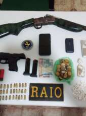 Ação do CPRAIO resulta em apreensão de armas, drogas e prisão por tráfico em Beberibe