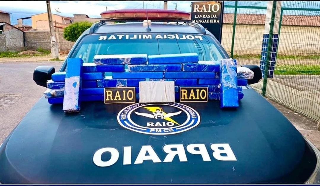 PMCE apreende quase 21 kg de drogas e prende dois homens em Lavras da Mangabeira