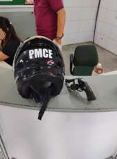 PMCE apreende revólver e prende mulher por porte ilegal de arma em Fortaleza