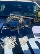 PMCE apreende submetralhadora artesanal e drogas no bairro Planalto Ayrton Senna, em Fortaleza