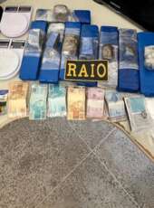 PMCE apreende drogas, arma de fogo e munições com uma dupla no bairro Vicente Pinzón, em Fortaleza
