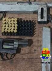 PMCE apreende armas de fogo e apreende dois adolescentes em Tianguá