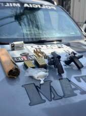 Cotam da PMCE prende homem e apreende armas e drogas no bairro Boa Vista, em Fortaleza