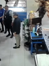 Ação rápida da PMCE desengasga homem no bairro Dionísio Torres, em Fortaleza