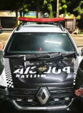 Na madrugada de Natal, PMCE apreende dois fuzis e pistola na Barra do Ceará, em Fortaleza