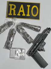 PMCE prende suspeito com arma artesanal e drogas em Várzea Alegre