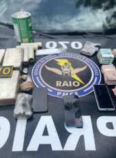 PMCE prende suspeito com mais de 3,6 kg de crack e R$ 32 mil de origem duvidosa