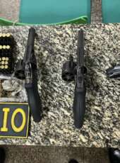 CPRaio da PMCE apreende armas e drogas e captura trio em São Benedito após tentativa de homicídio