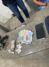 PMCE prende suspeito por tráfico de drogas e porte ilegal de arma de fogo em Horizonte