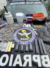 CPRaio apreende pistola 9mm, 83 munições e mais de 1,6 kg de maconha no bairro Barroso, em Fortaleza