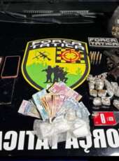 PMCE prende cinco suspeitos e apreende armas, drogas, dinheiro, celulares e veículos após série de roubos entre Viçosa do Ceará e Tianguá