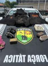 Polícia Militar apreende armas, munições, drogas e coletes balísticos em imóvel abandonado no Conjunto Palmeiras