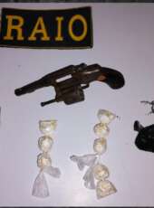 CPRaio da PMCE apreende arma de fogo e drogas e conduz adolescente em Icó