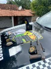 24º BPM prende suspeito e apreende arma artesanal e drogas no distrito de Cajueiro, em Maranguape