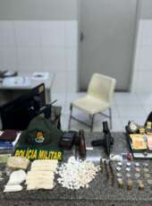 1ª Cia/ 13º BPM apreende armas de fogo e drogas e prende suspeito por tráfico em Tauá