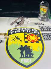 PMCE captura suspeito com mandado de prisão e apreende arma e drogas em Caucaia