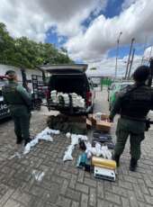 PMCE apreende mais de 25 kg de drogas, insumos e material para o tráfico em Fortaleza