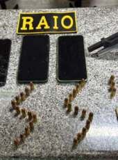 CPRaio da PMCE prende suspeito com pistola e drogas no bairro José de Alencar, em Fortaleza