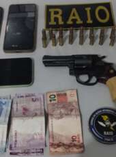 PMCE apreende revólver, munições e prende trio por porte ilegal de arma e organização criminosa em Fortaleza