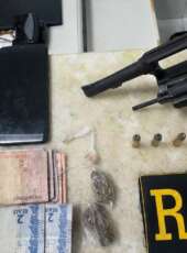 PMCE apreende revólver e drogas e prende dois suspeitos no bairro Alto do Motor, em Boa Viagem