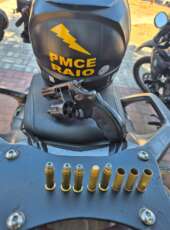 PMCE apreende revólver e munições e prende homem em Sobral
